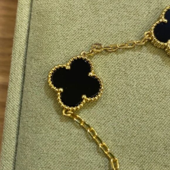 Van Cleef & Arpels Black Five Flower Four Leaf Clover Bracelet - Picture 3 of 5
